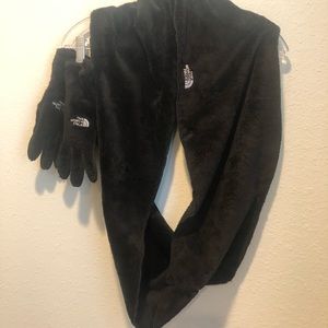 North face scarf and glove set